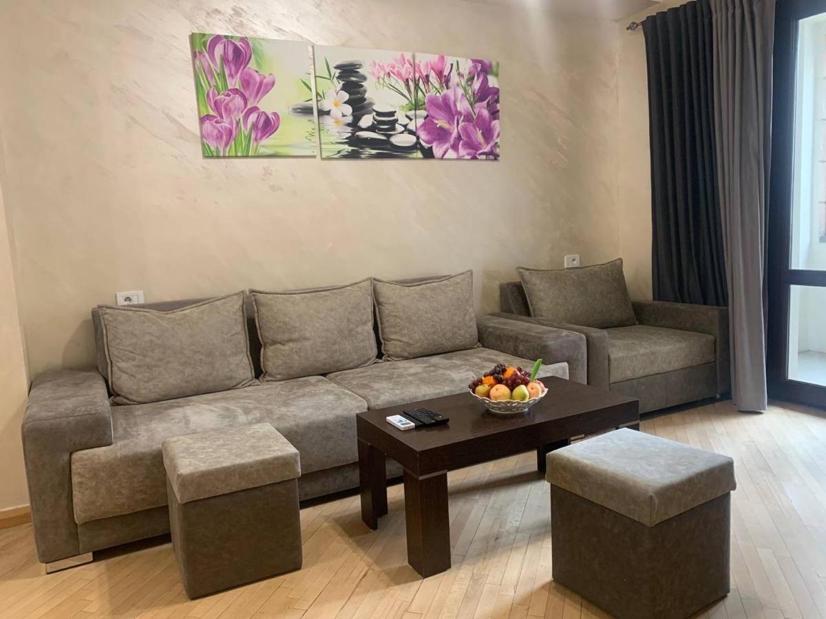 Comfortable apartment in center Erévan Extérieur photo