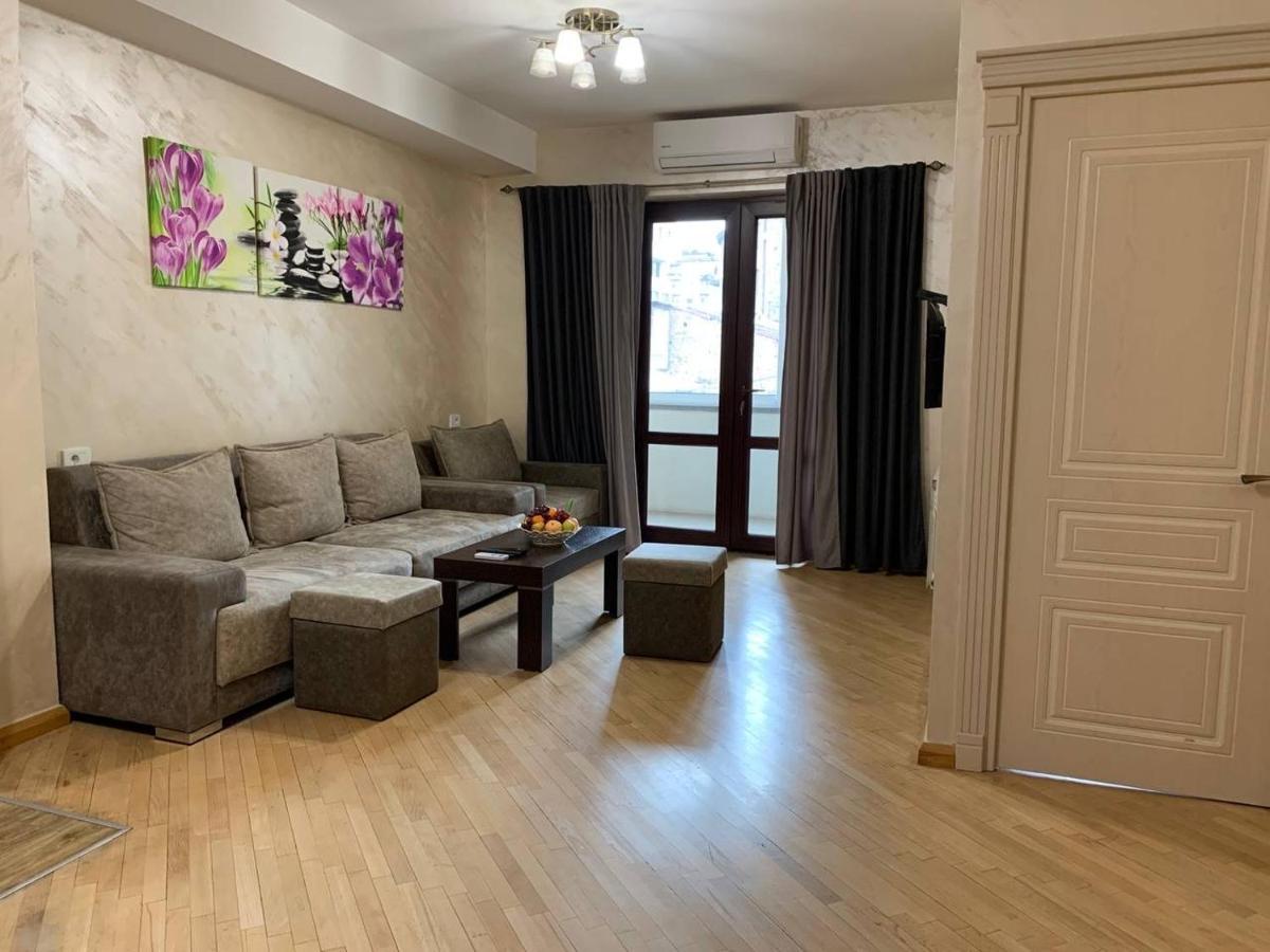 Comfortable apartment in center Erévan Extérieur photo