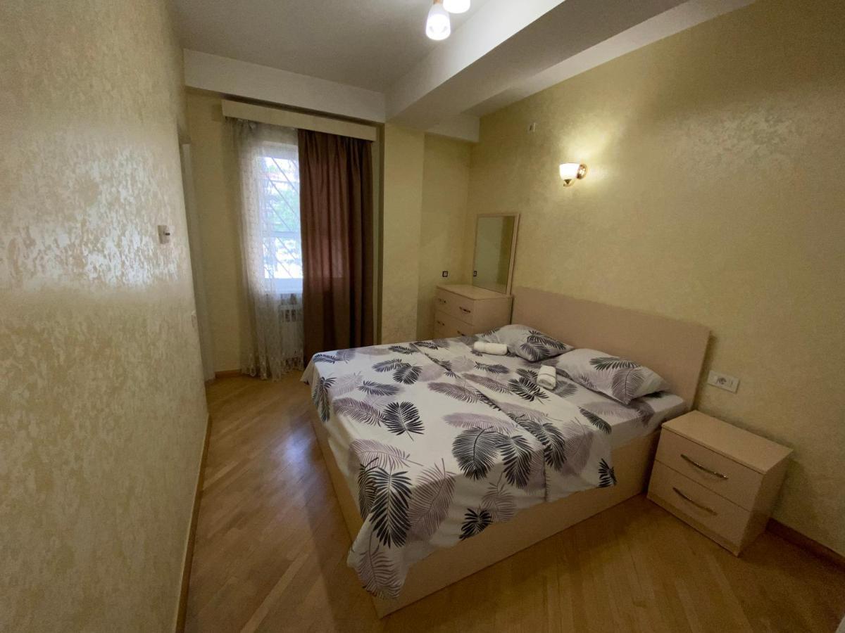 Comfortable apartment in center Erévan Extérieur photo