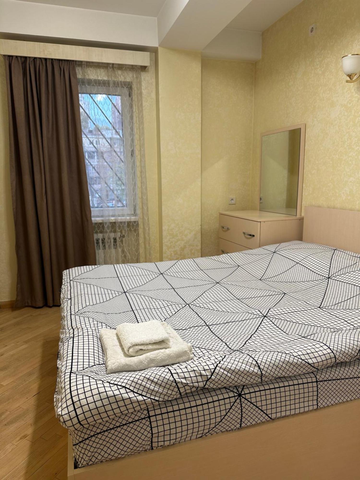 Comfortable apartment in center Erévan Extérieur photo