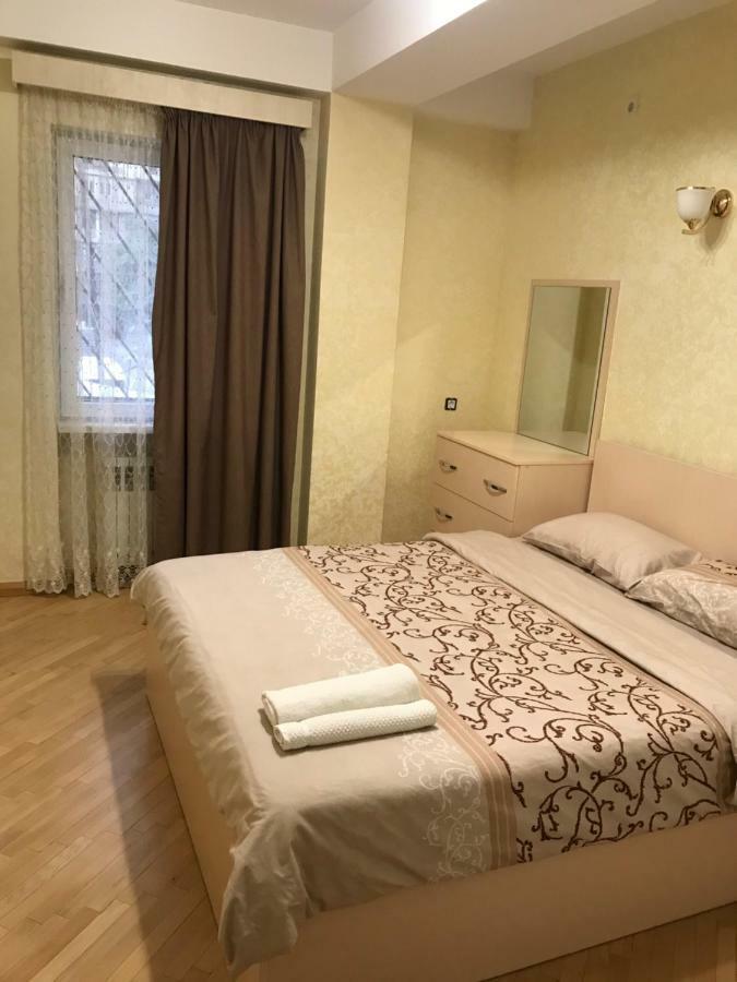Comfortable apartment in center Erévan Extérieur photo